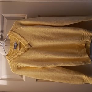Laura Peterson  Size M. Yellow Color